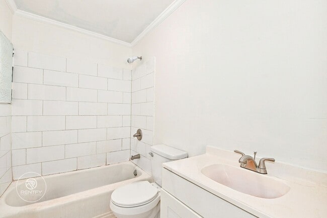 Building Photo - 203 N Broome St