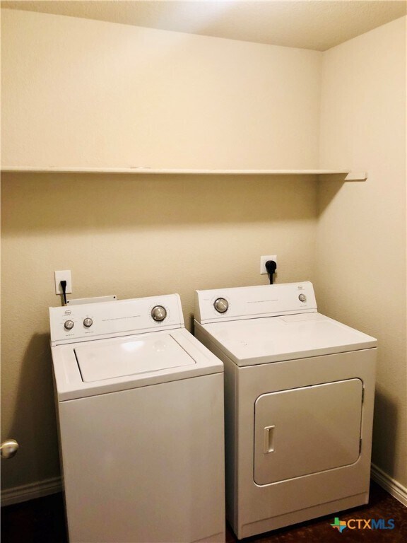 Building Photo - 606 Tumbleweed Dr