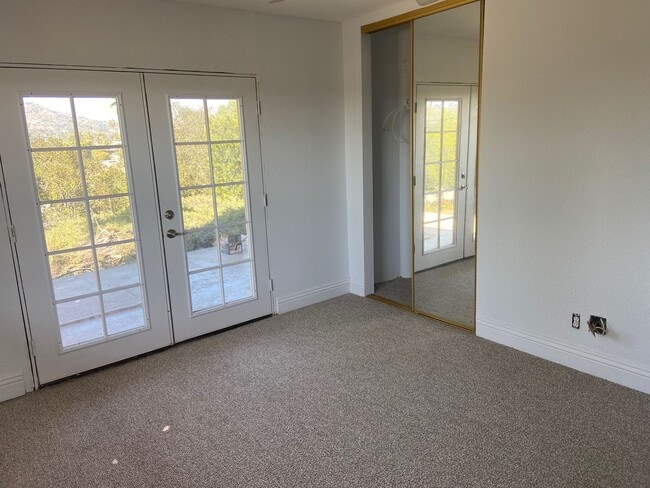 Building Photo - 9149 Rosedale Dr