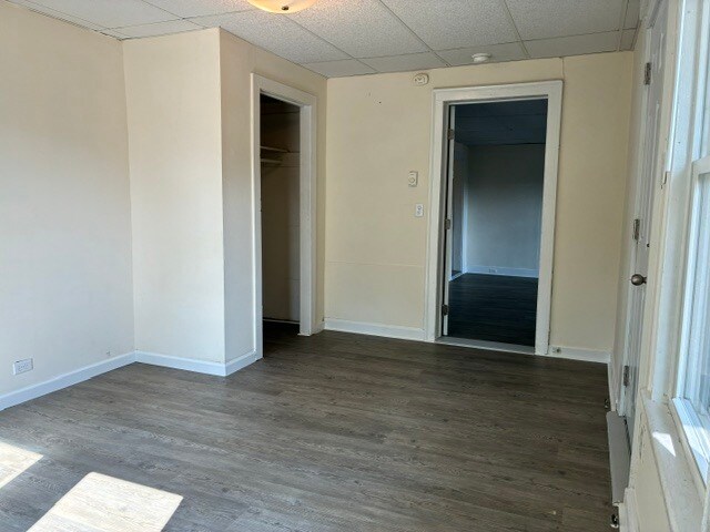 Building Photo - 13 Maple Ave