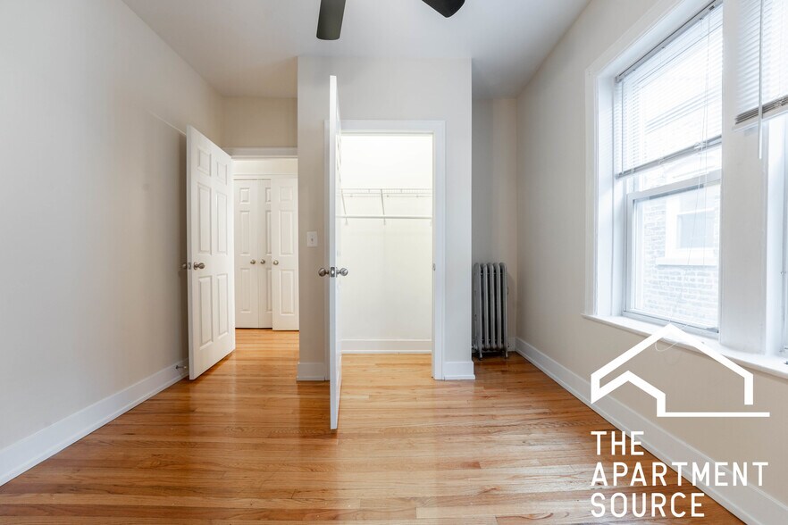 Building Photo - 4647 N Wolcott Ave