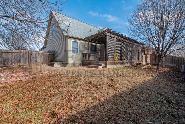 Building Photo - 1417 S Goebel Cir