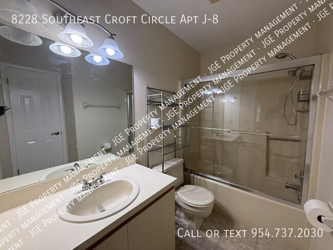 Building Photo - 8228 SE Croft Cir