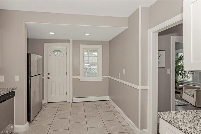 Building Photo - Lakefront 4-Bedroom Home for Rent in Euclid, OH