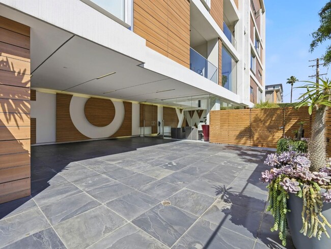 Building Photo - 6735 Yucca St