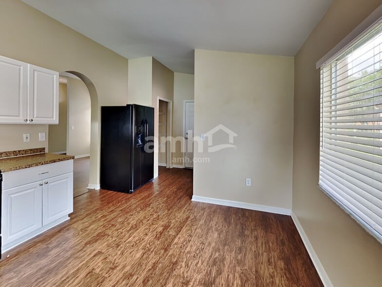 Building Photo - 27826 Breakers Dr