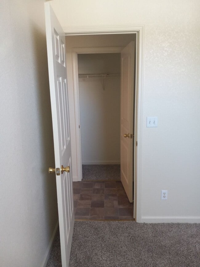 Building Photo - Bright & Spacious Dayton Home with Large Backyard – $2,250