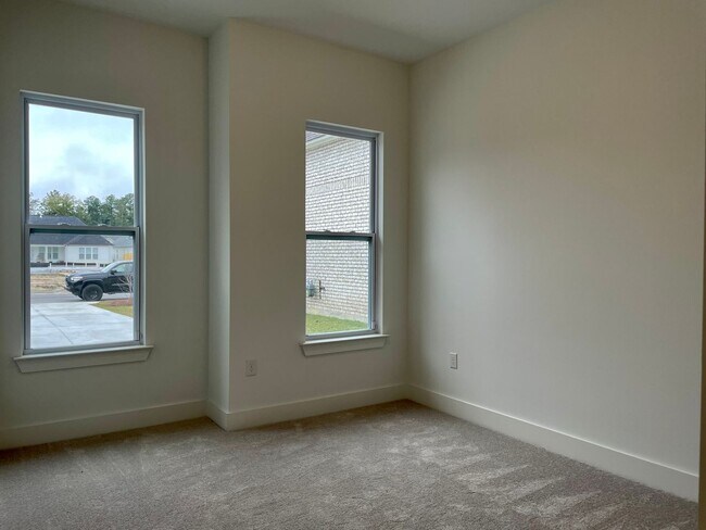 Building Photo - 25279 Burlington Dr