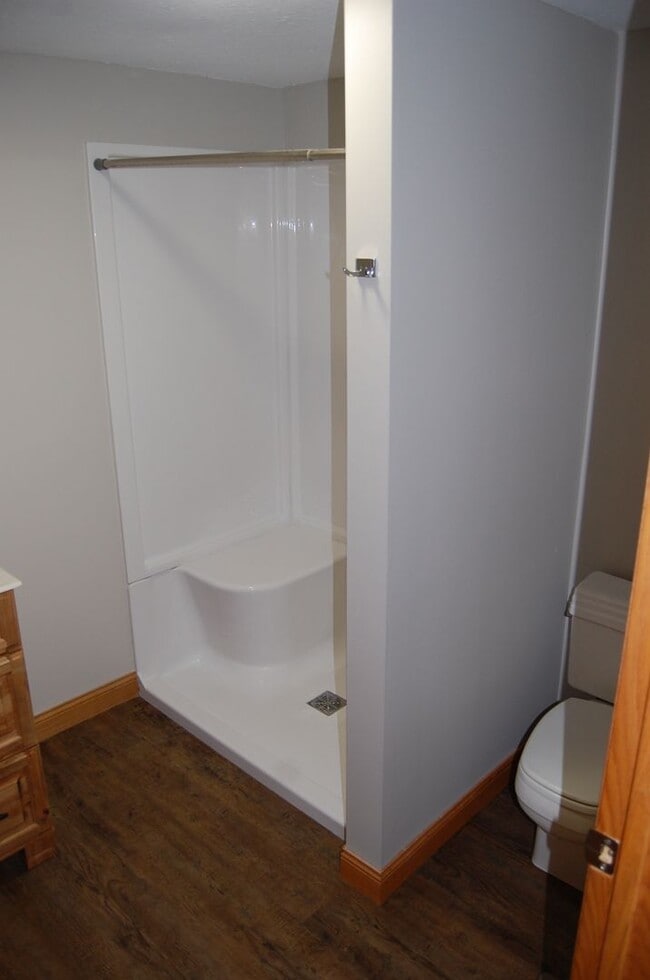 Building Photo - Cute & clean and close to campus!