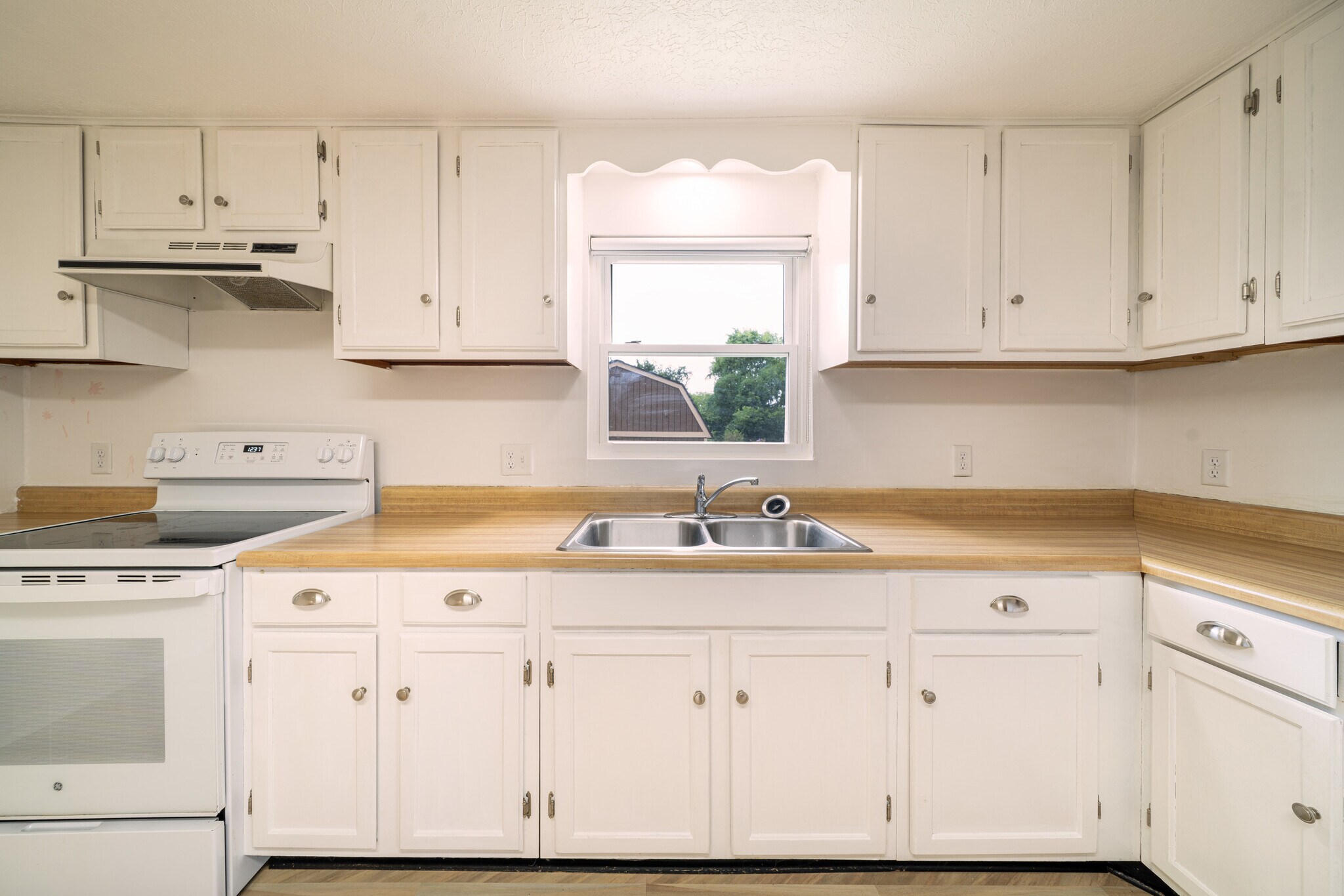 Building Photo - 212 McArthur Dr