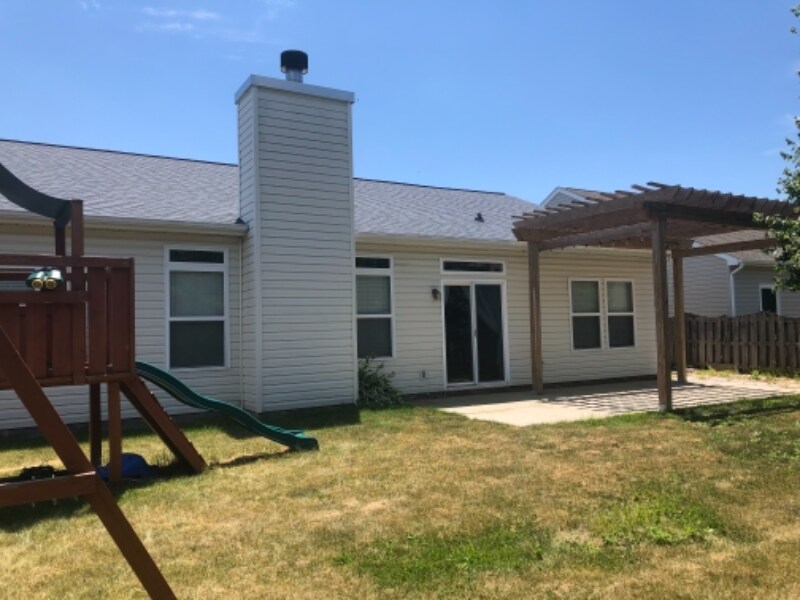 Building Photo - 3730 Tesla Dr