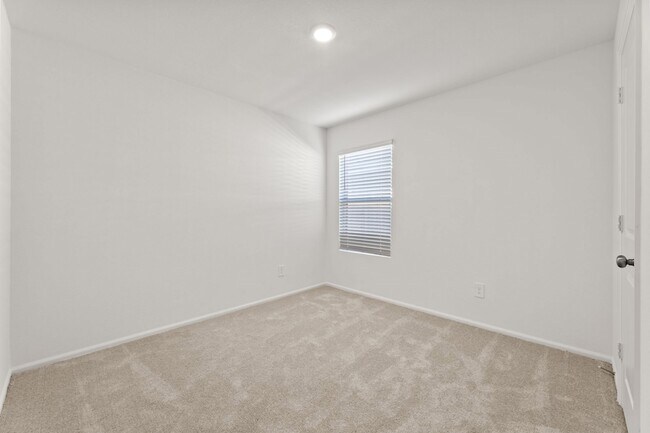 Building Photo - 17747 Pemswood Dr