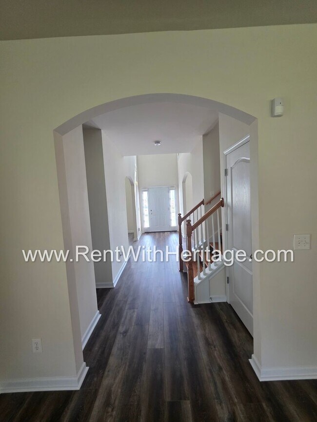 Building Photo - 202 Summer Gate Ln