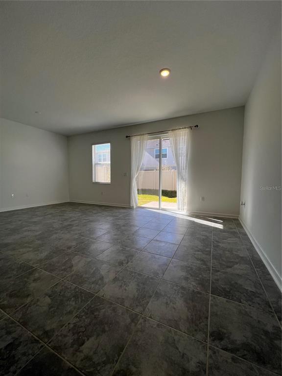 Building Photo - 2444 Skyline Lp