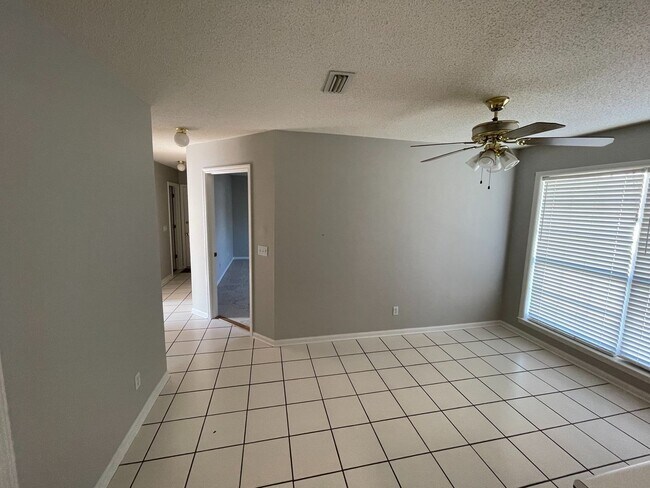 Building Photo - 25 Spearhead Dr