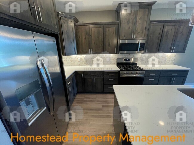 Building Photo - A HOME FOR THOSE WITH DISCERNING TASTE!