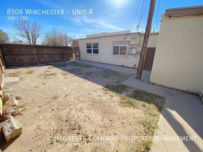 Building Photo - Lower Valley El Paso 3 bed with Refrig A/C