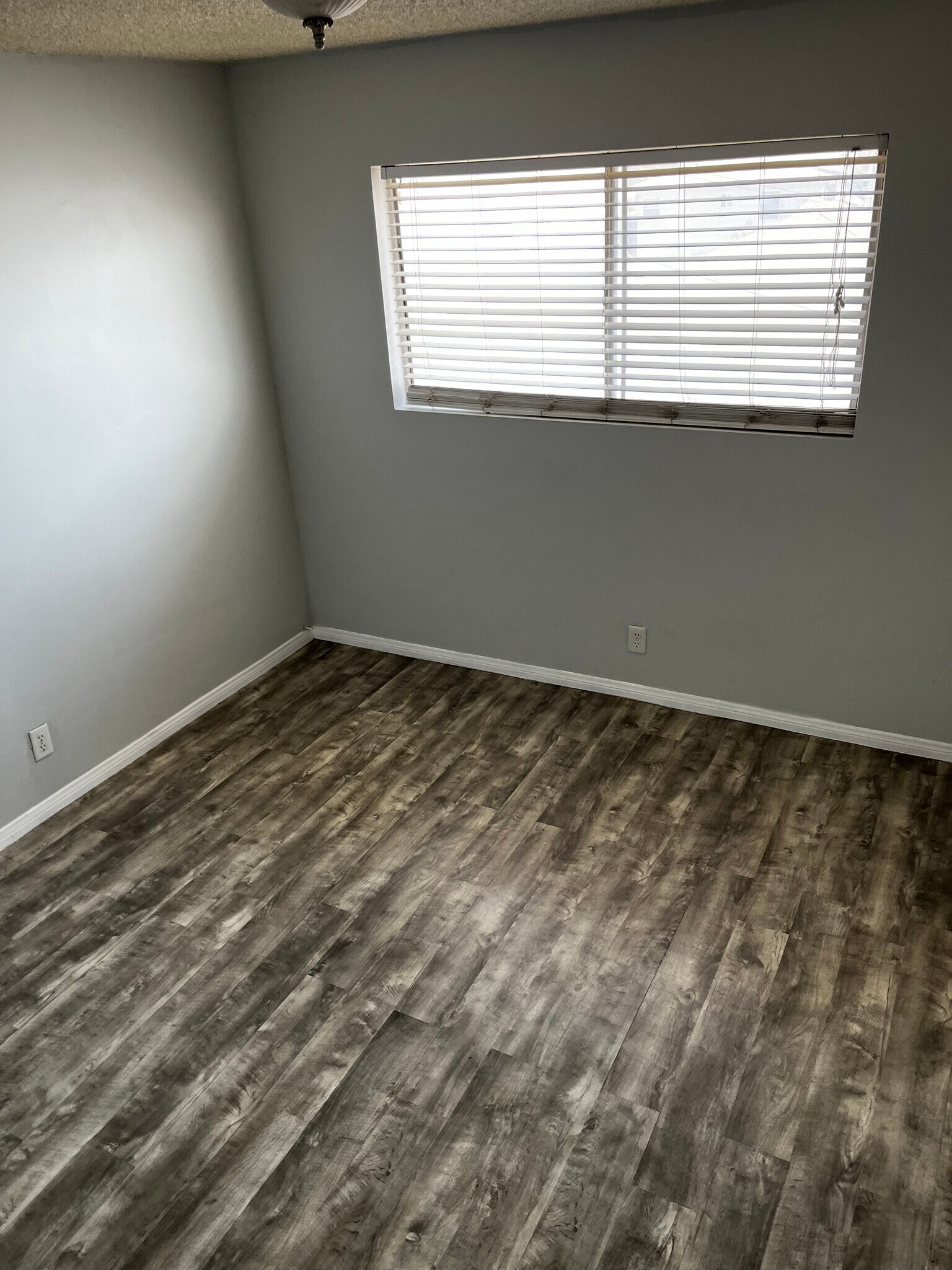 Building Photo - 783 Karesh Ave
