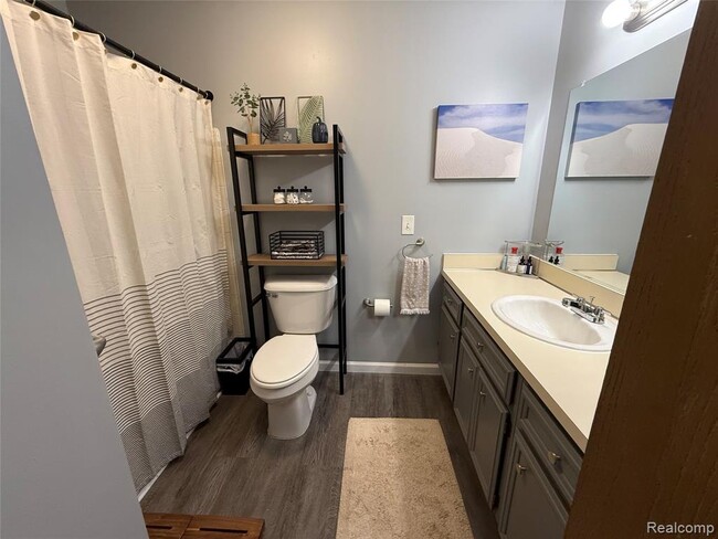 Building Photo - 15870 Charleston Dr