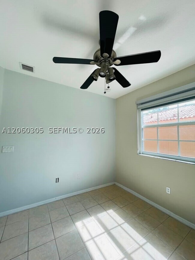 Building Photo - 790 SW 107th Ave