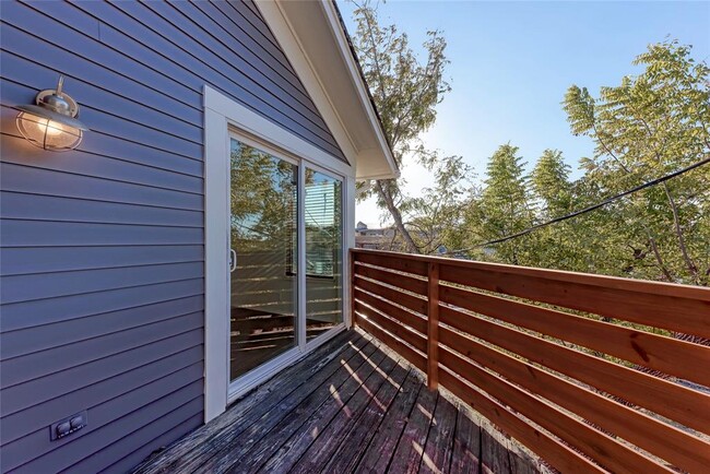 Building Photo - 2106 Nickerson St