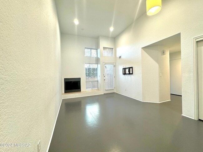 Building Photo - 7620 E Callisto Cir