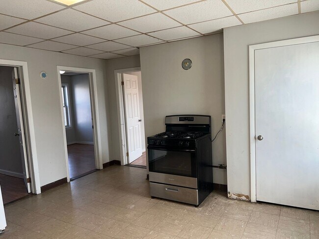 Building Photo - 50 Millbury St