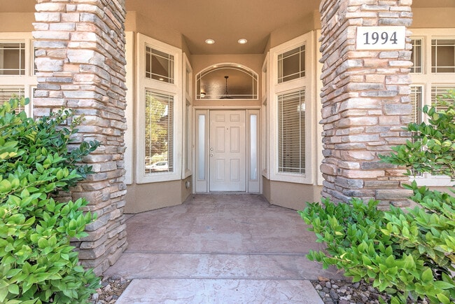 Building Photo - 3 Bedroom Plus Office in The Knolls at Little Valley