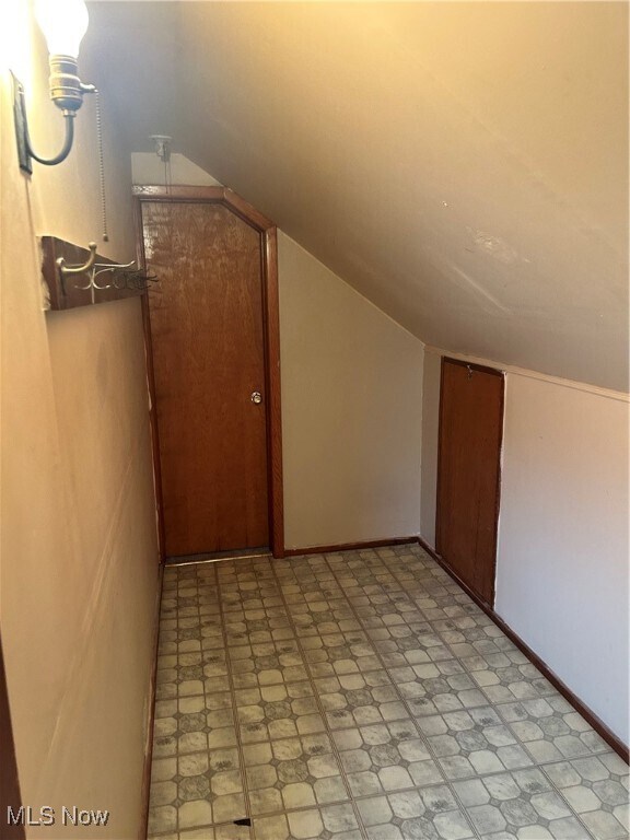 Building Photo - 5656 Shawnee Rd