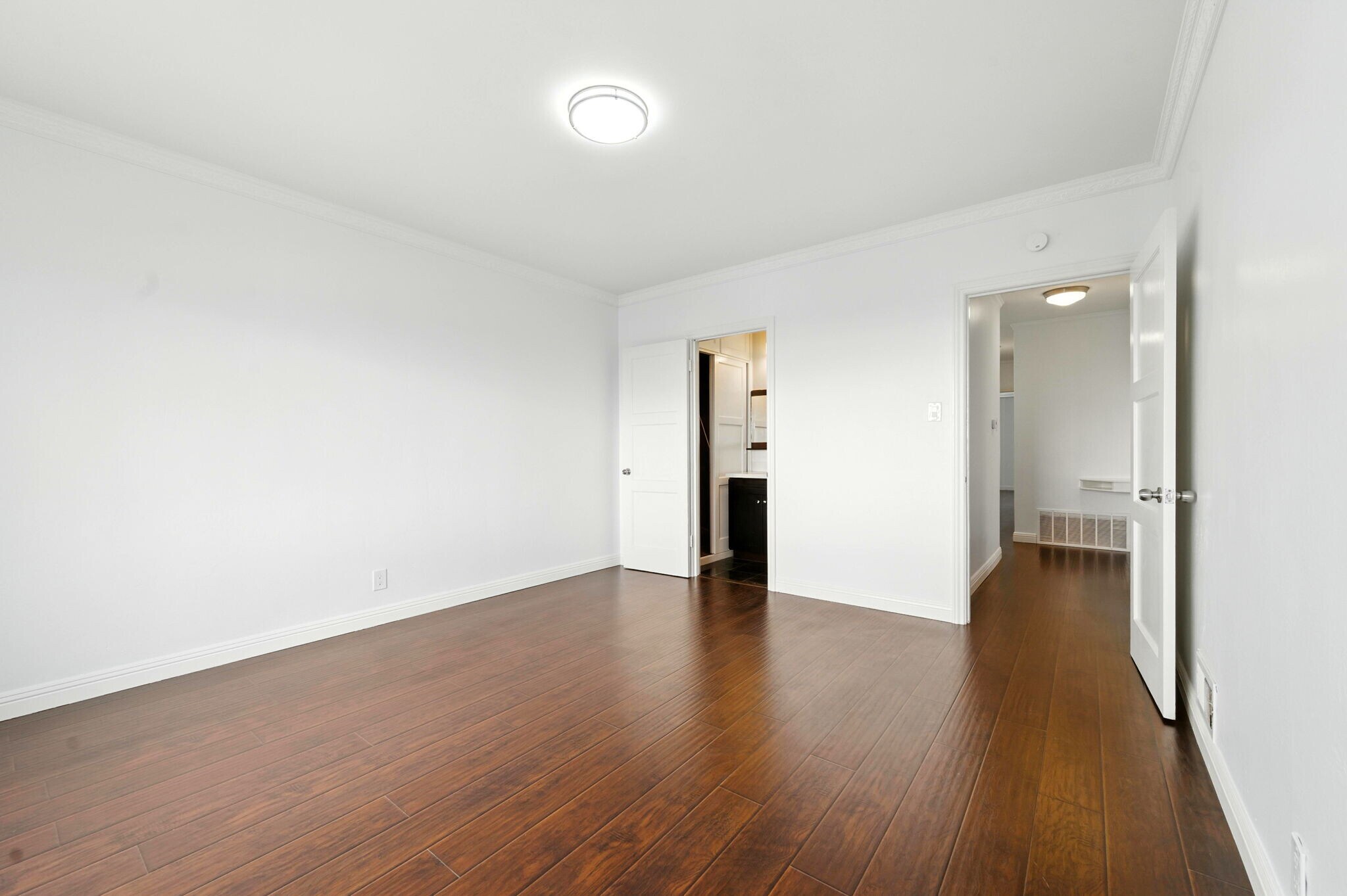Building Photo - 2145 32nd Ave