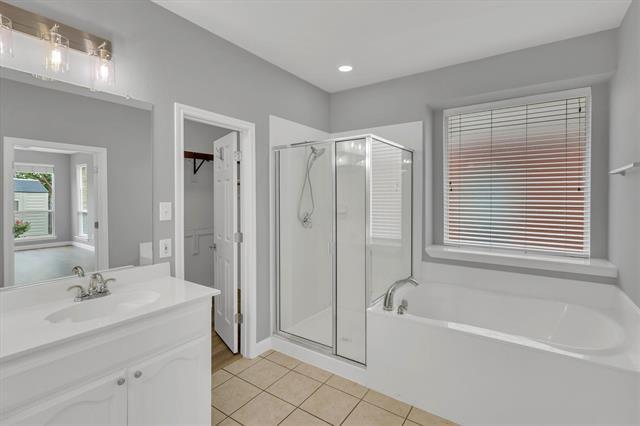 Building Photo - 6113 Farrah Dr