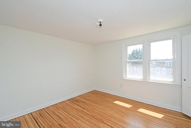 Building Photo - 2219 Ardmore Ave