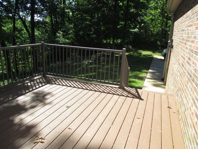 Building Photo - 3 Bedroom 2 Bath Home For Rent Across From...