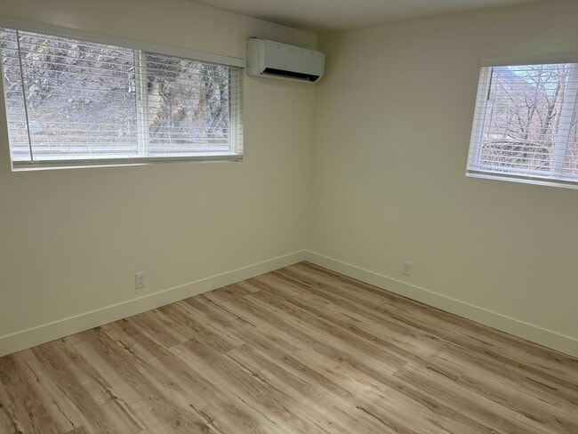 Building Photo - 208 Ogden Canyon Rd