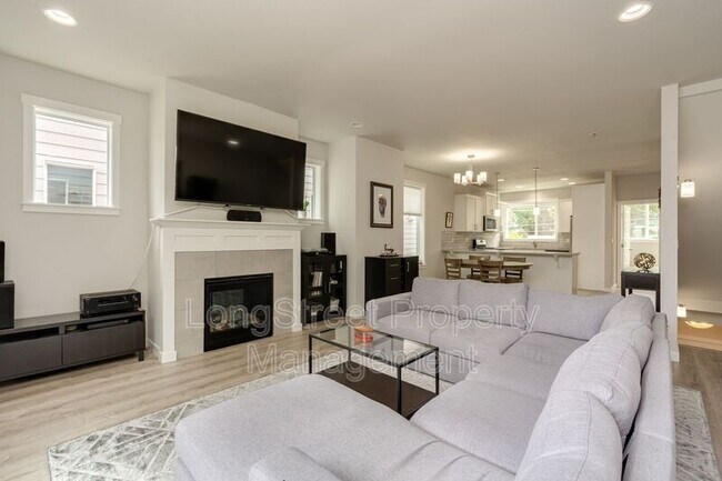 Building Photo - 17854 SW Rudolph Ln