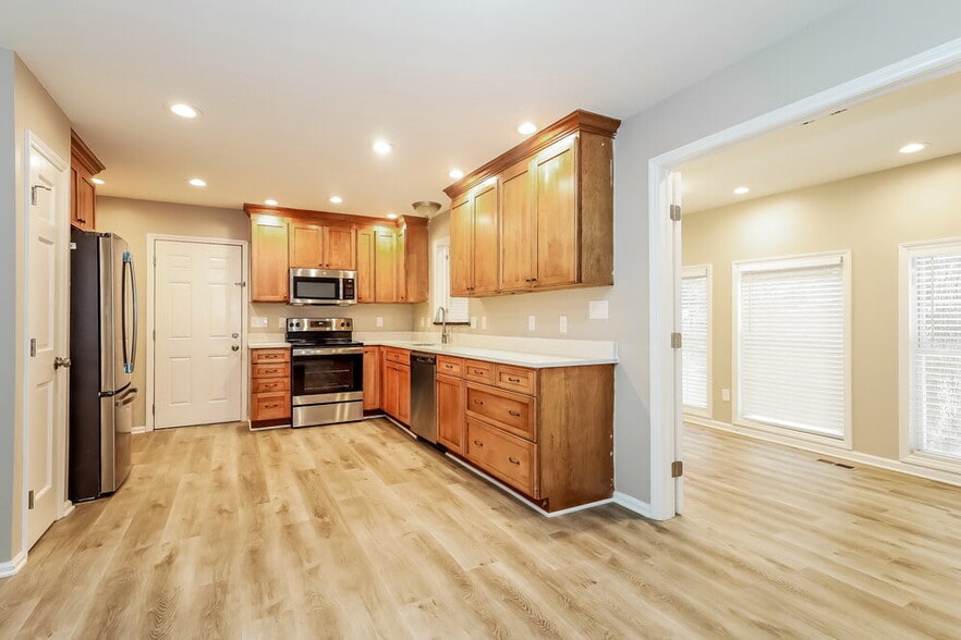 Building Photo - 8313 Poplar Grove Cir