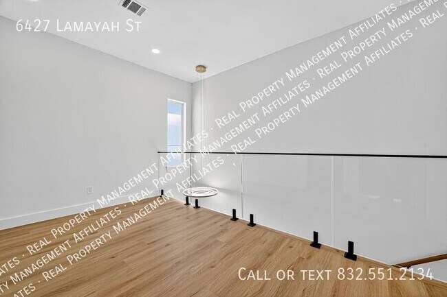 Building Photo - 6427 Lamayah St