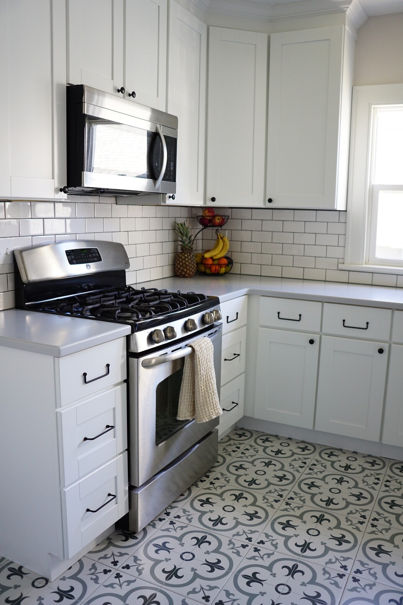 Building Photo - 10010 Burton Ave