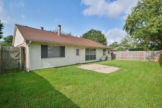 Building Photo - 7211 Fuchsia Ln