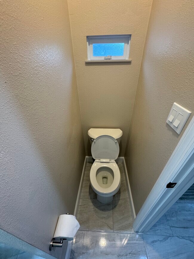 Building Photo - 869 Honolulu Woods Ln