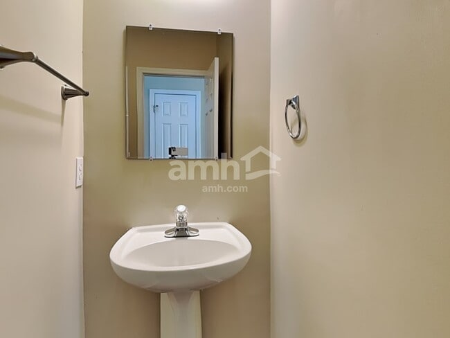 Building Photo - 405 Bedstraw Ct