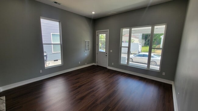 Building Photo - Your Dream Home In Shelby Park