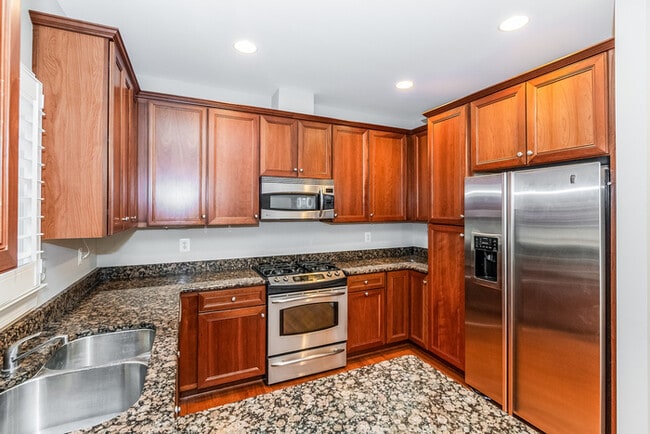 Building Photo - 87 Heron Lane