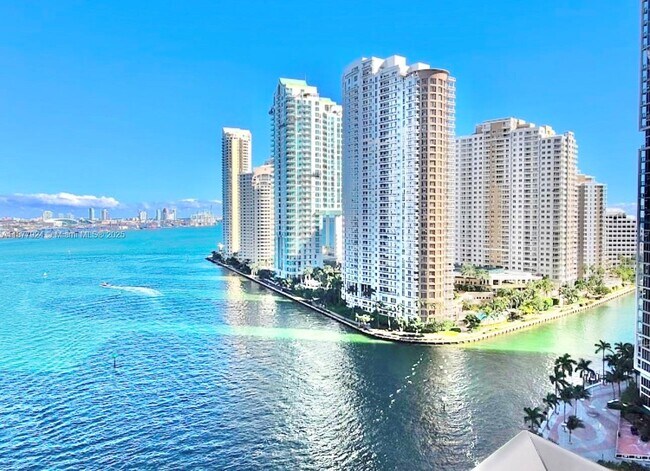 Building Photo - 200 Biscayne Blvd Way