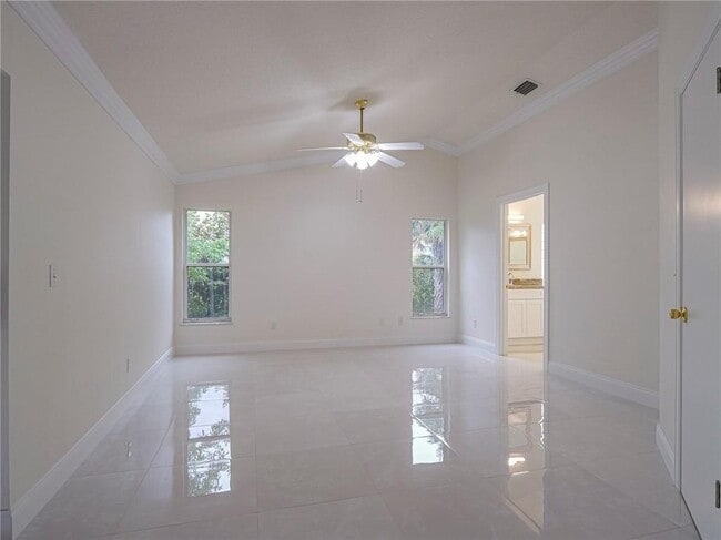 Building Photo - 513 Benedictine Terrace