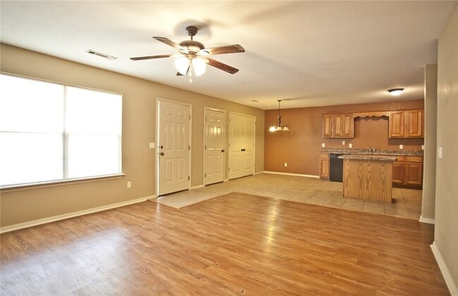 Building Photo - 3012 S B St