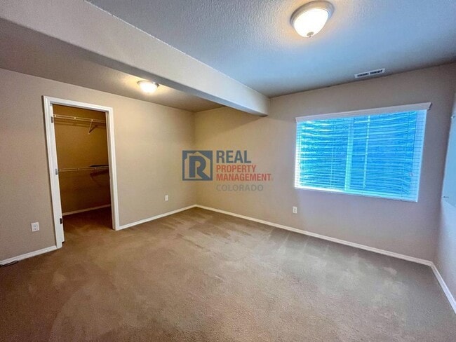 Building Photo - 10776 Forest Creek Dr