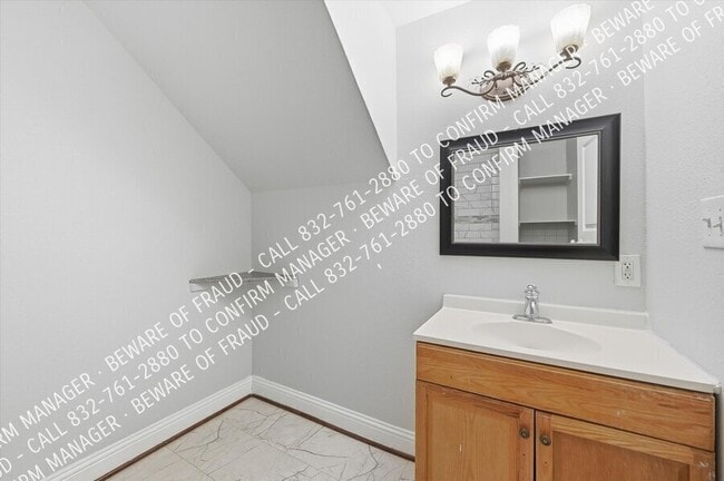 Building Photo - 807 Wyatt St