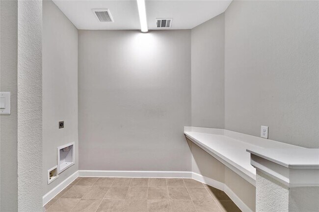 Building Photo - 32193 Park Plains Dr