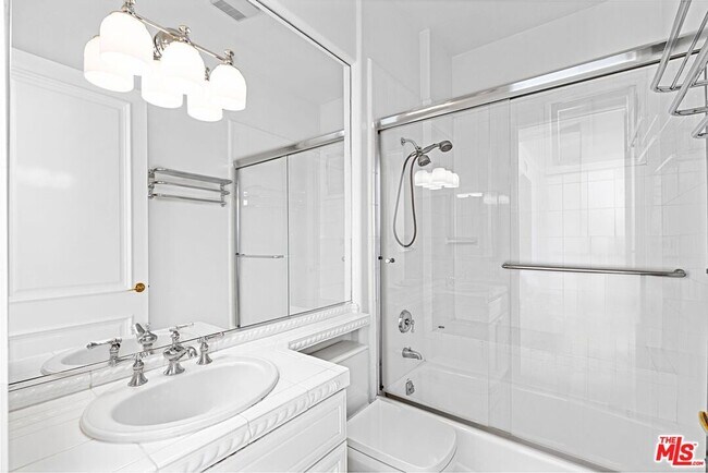 Building Photo - 16646 Cll Brittany